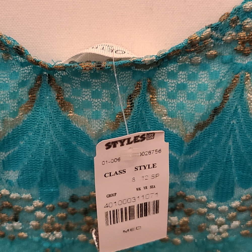 Styles for Less Stretchy Lace Tank Top - Picture 3 of 3